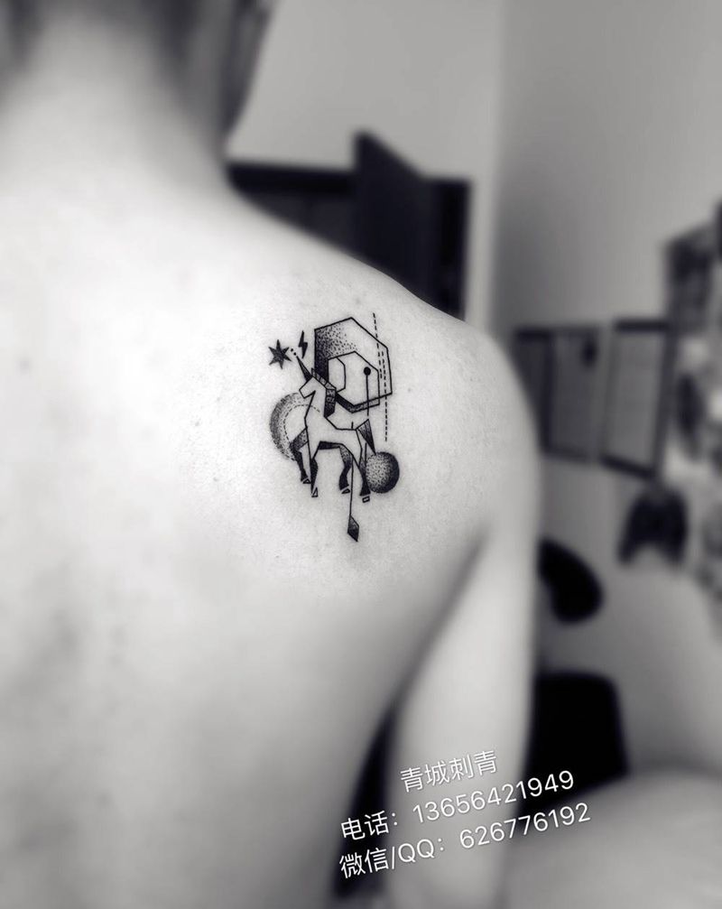 点刺几何独角兽纹身图片_成品背部传统清新几何动物静物纹身图案