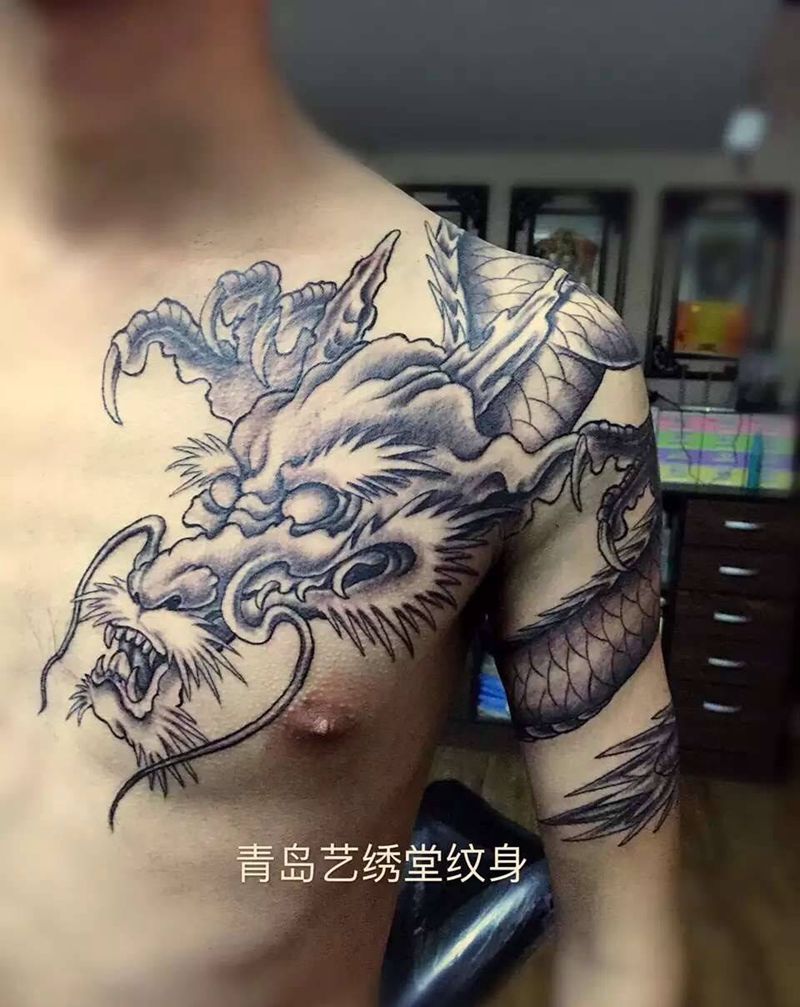 盘臂龙纹身图片