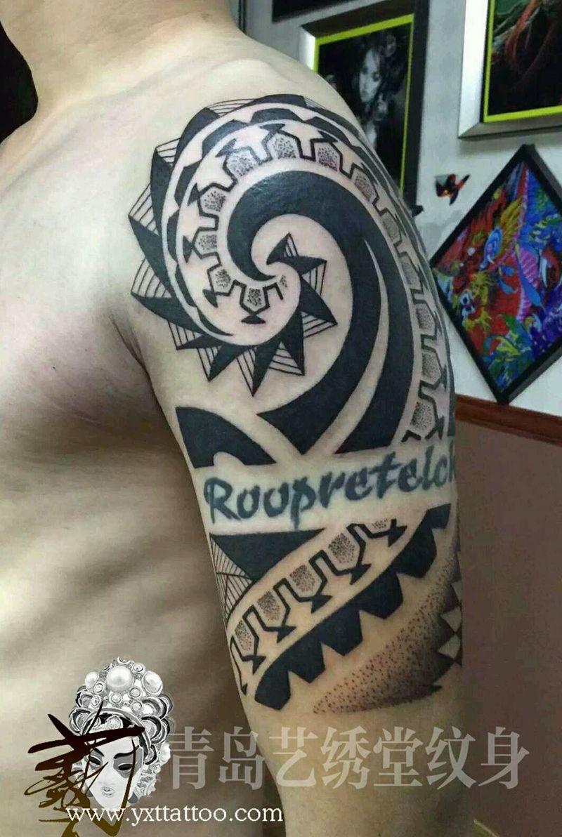 放射图腾纹身图片