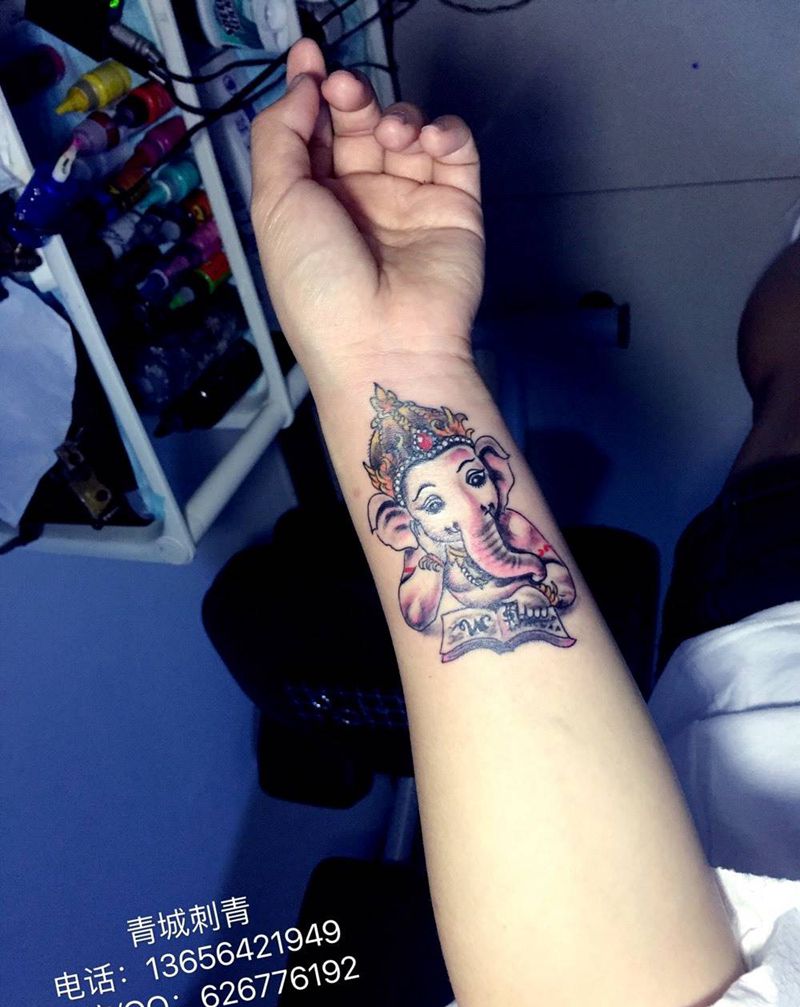 女生手腕 象神纹身纹身图片_成品手部传统清新动物宗教纹身图案