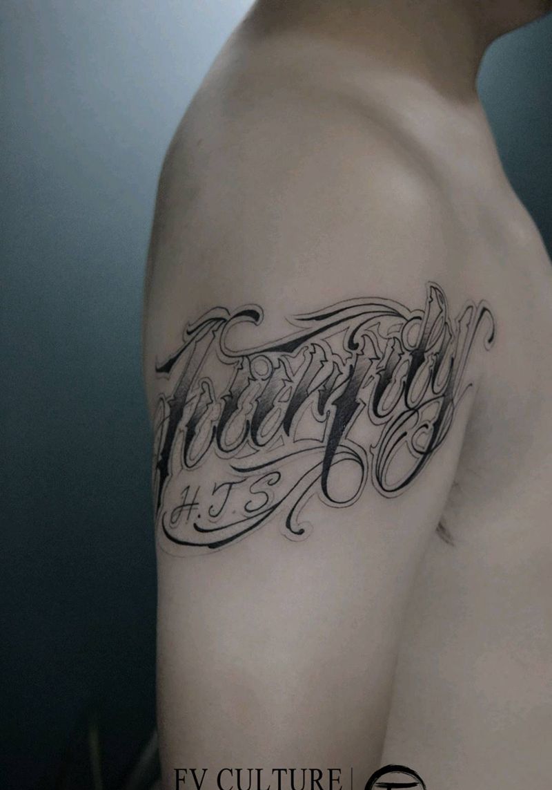 奇卡诺花体字纹身图片_手臂字符青岛FV纹身图案