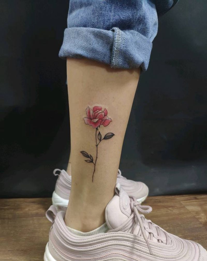 小花花纹身图片_腿部纹身图案