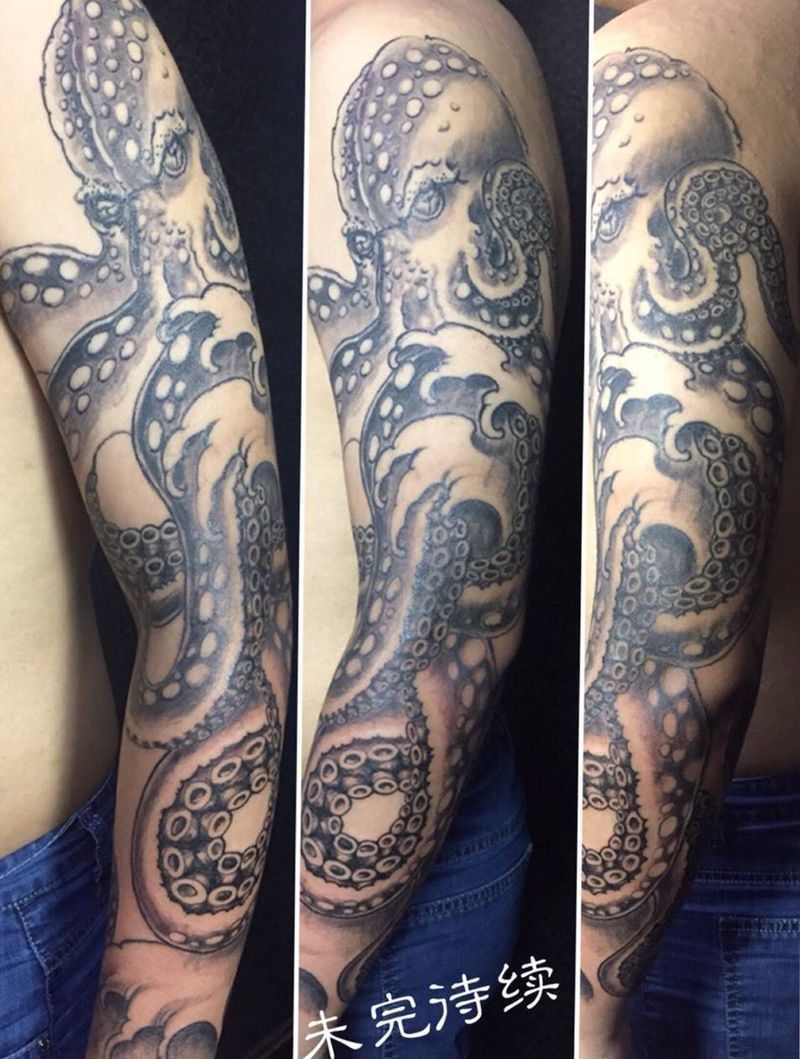 彩色章鱼花臂纹身图片