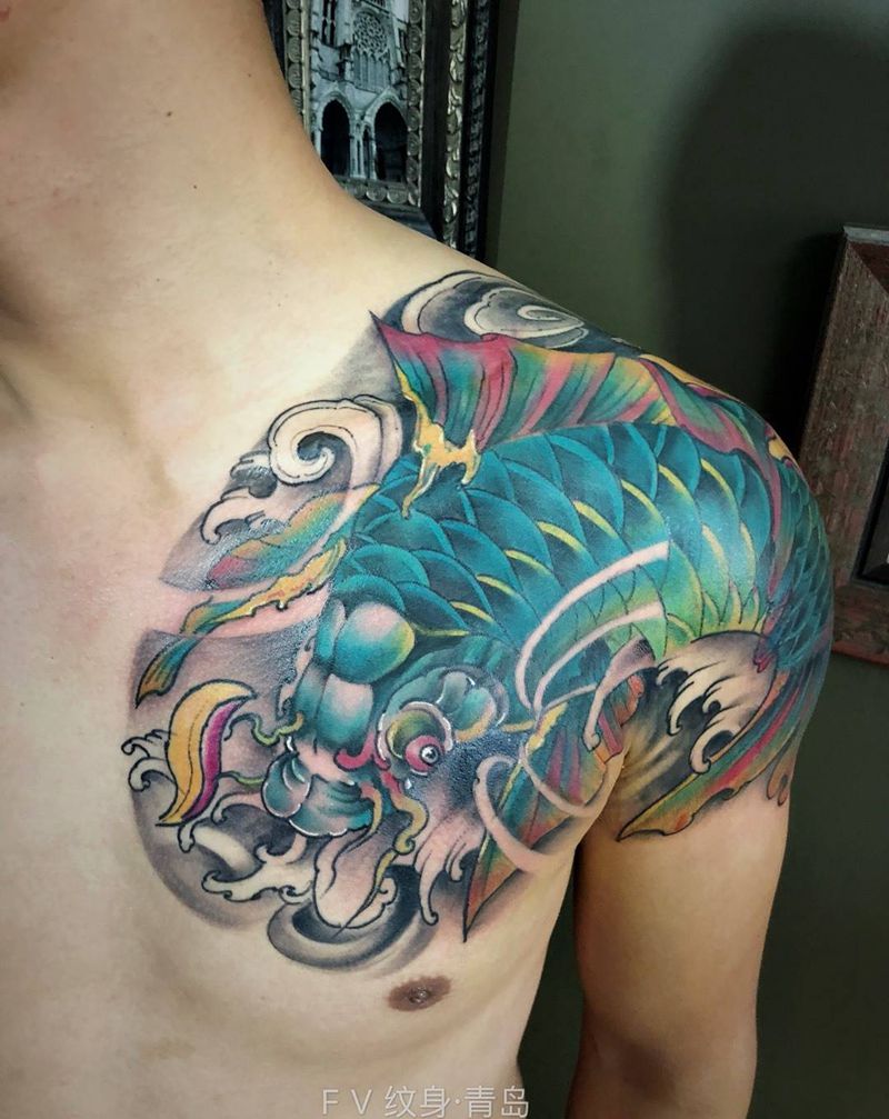 新传统锦鲤遮盖，荷花纹身图片