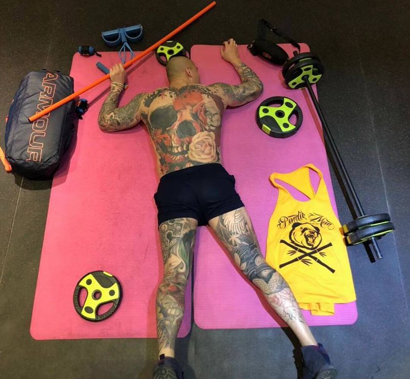 买家秀纹身图片_手臂臀部老传统欧美写实全胛纹身图案