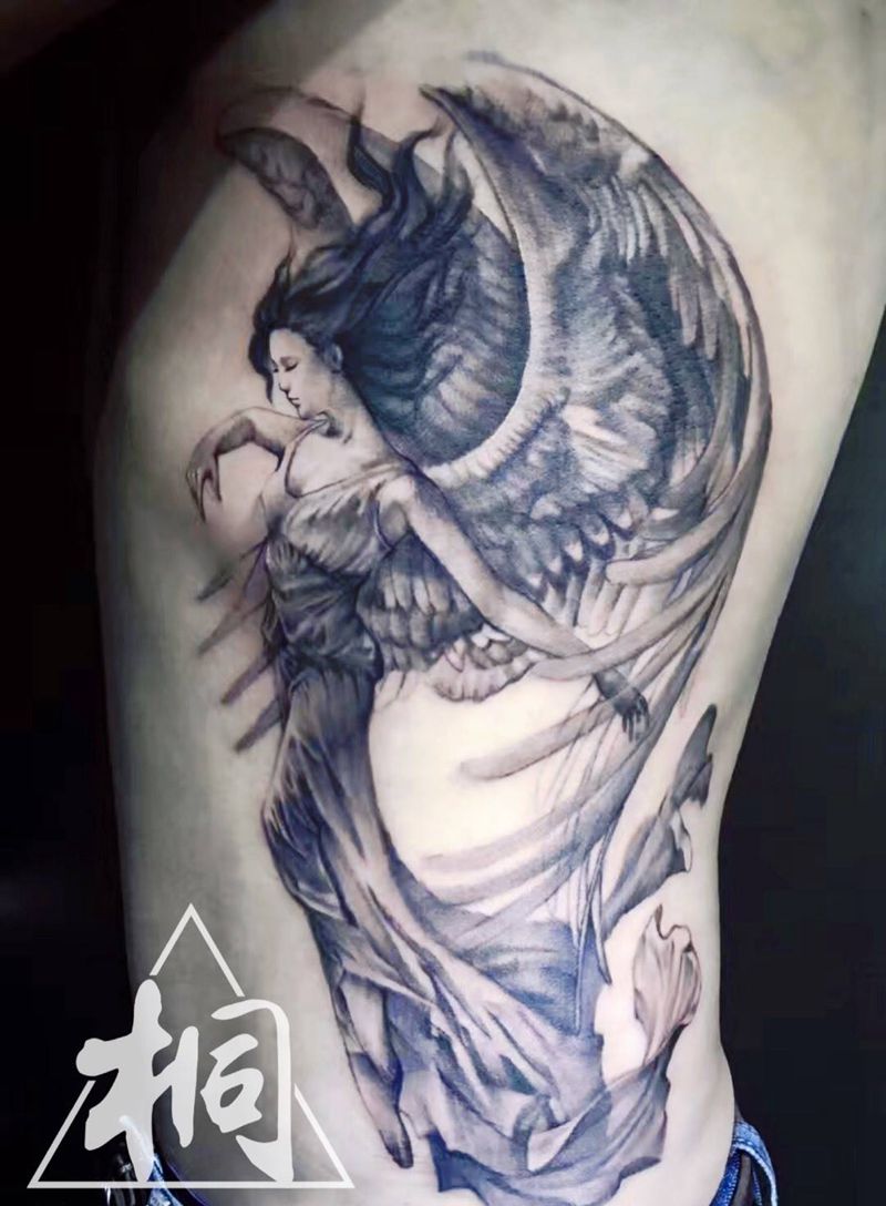 天使纹身图片_欧美腰部成品情侣肖像写实纹身图案