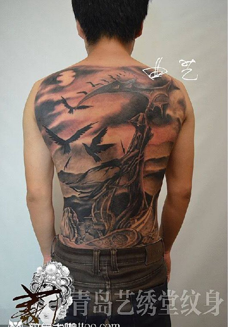 魂纹身图片_成品背部欧美人物纹身图案