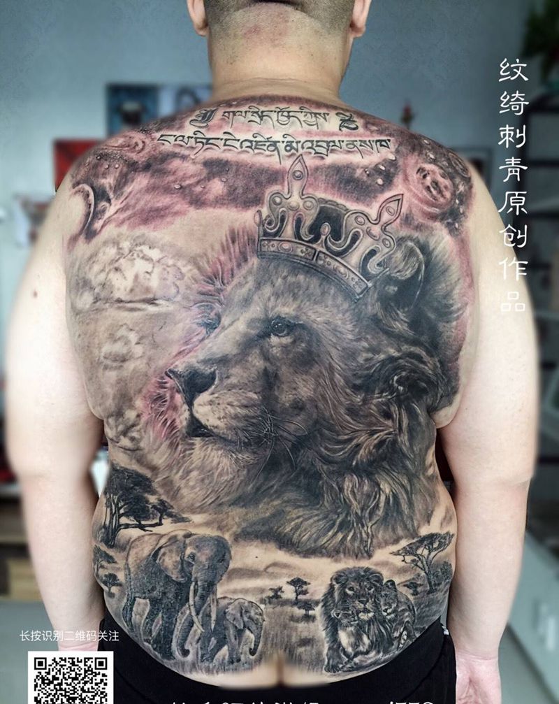写实风格满背纹身图片