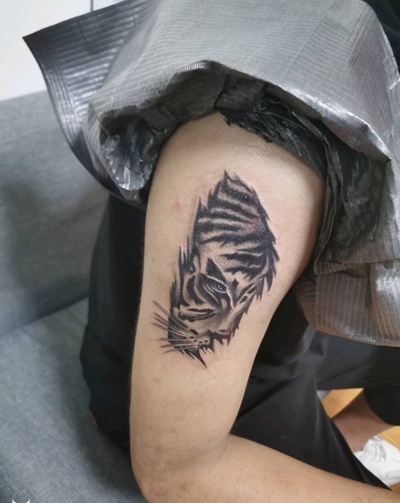 虎虎生威纹身图片_手臂纹身图案