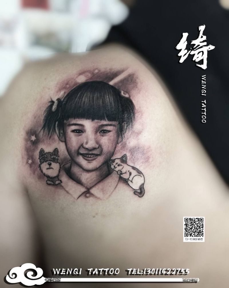 家有爱女初长成纹身图片_背部欧美写实纹身图案