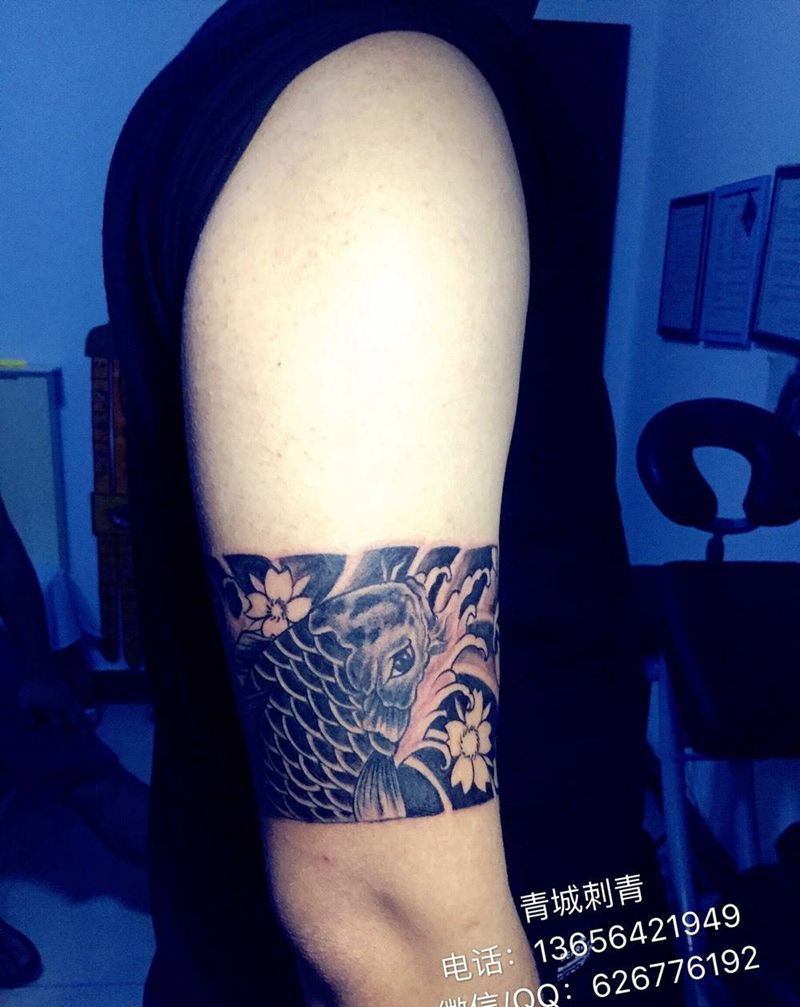 臂环 鲤鱼纹身图片_成品手臂传统动物原创纹身图案