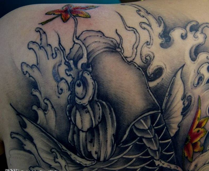 招财锦鲤纹身图片