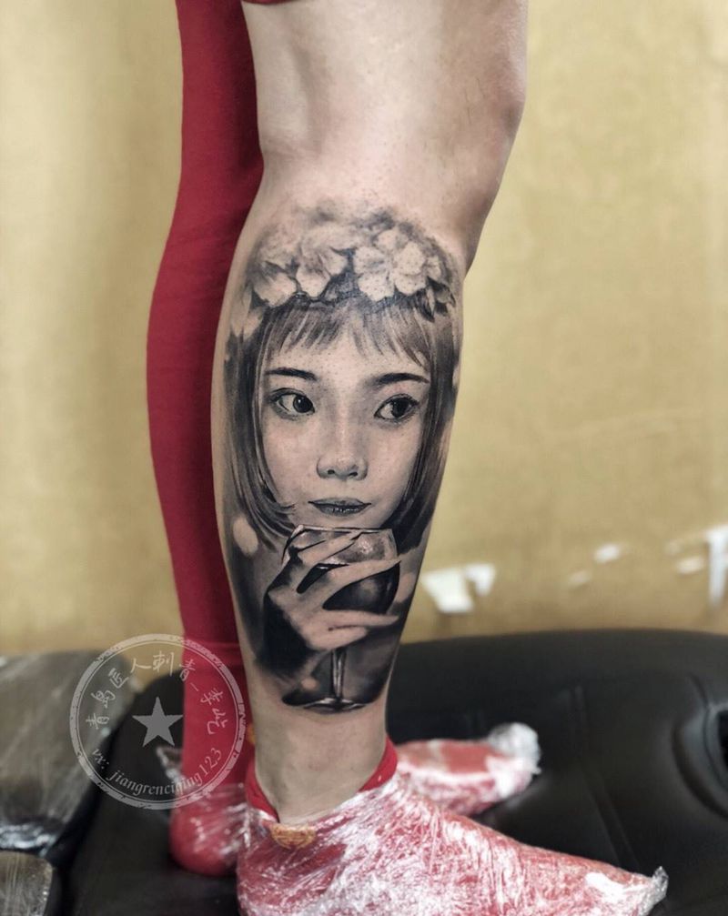 肖像 小腿纹身图片_腿部欧美写实肖像纹身图案