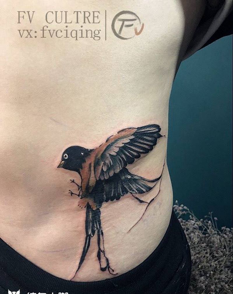 水彩燕子纹身图片