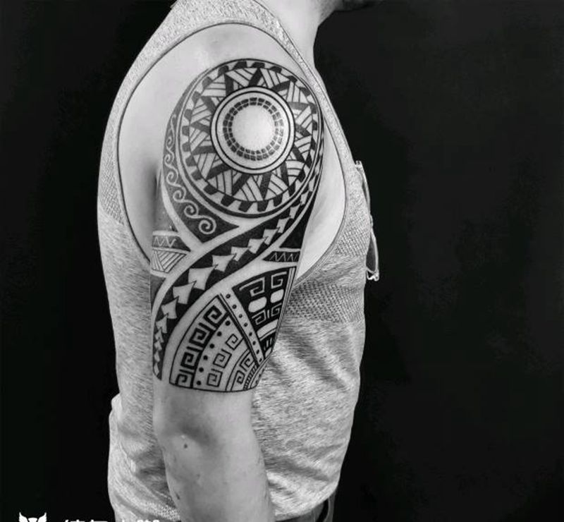 图腾当天完成纹身图片_手臂图腾纹身图案