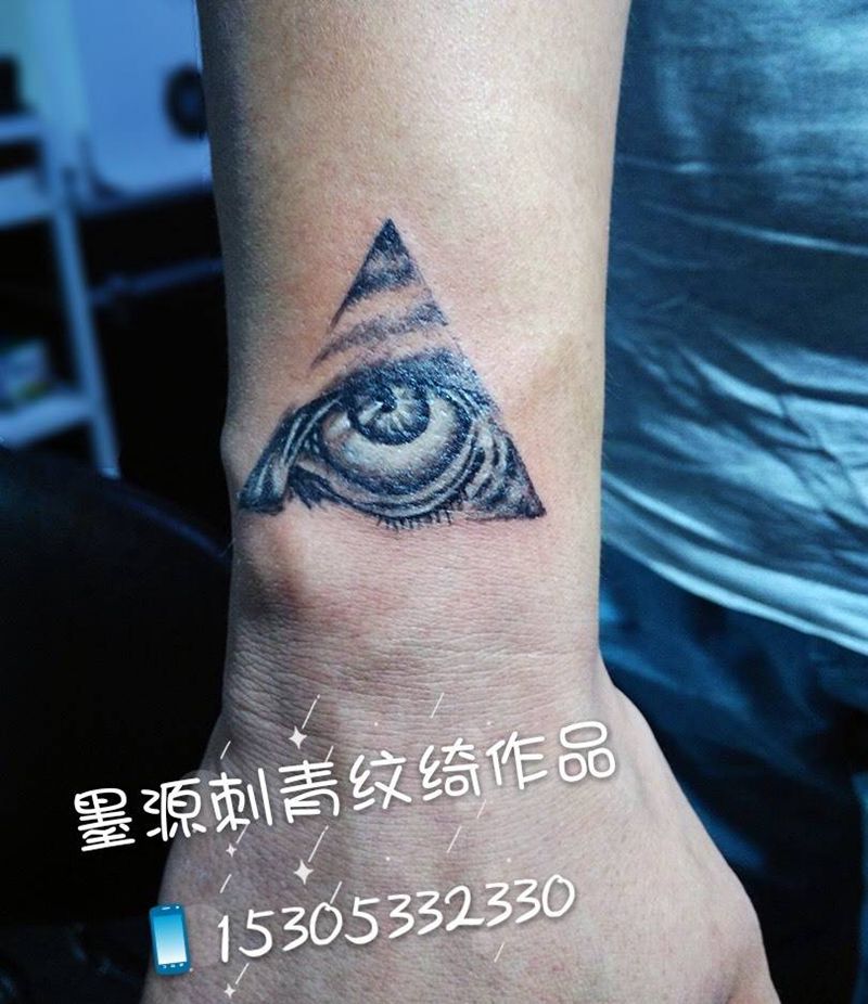 上帝之眼纹身图片