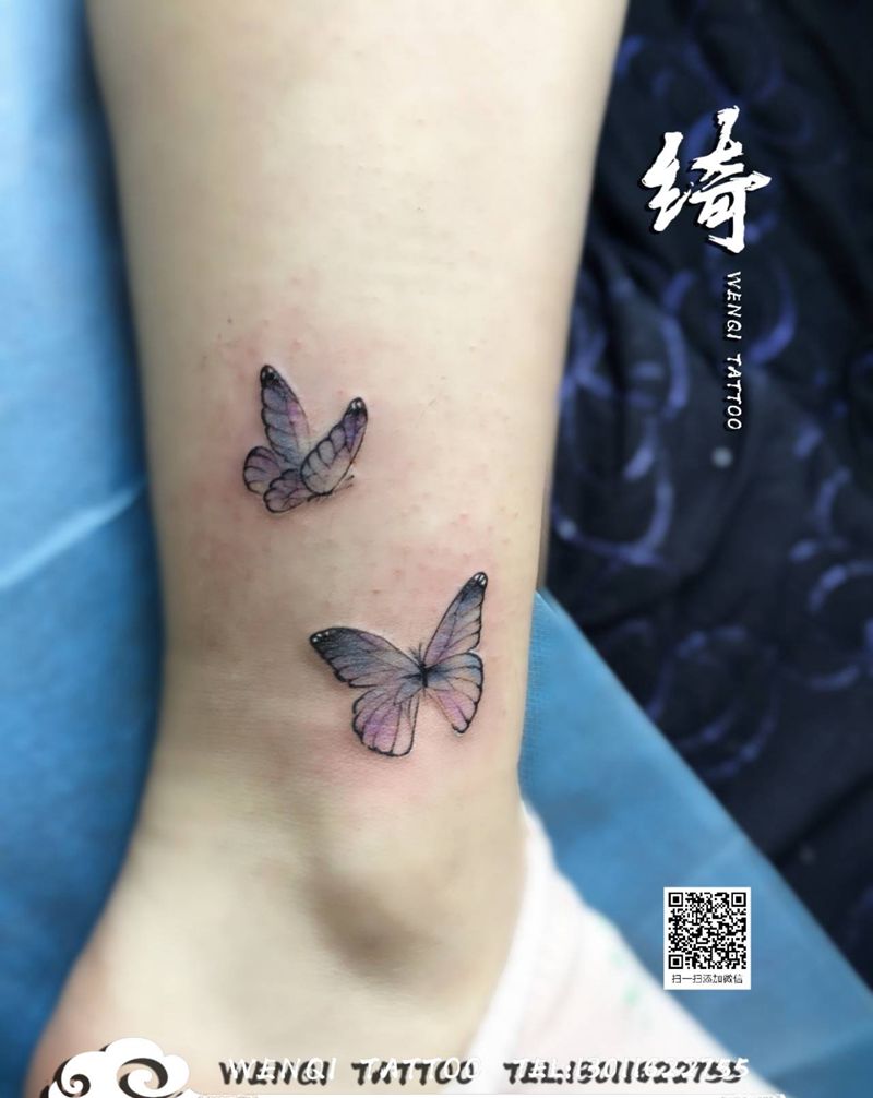 蝴蝶纹身图片_脚部水彩小清新纹身图案