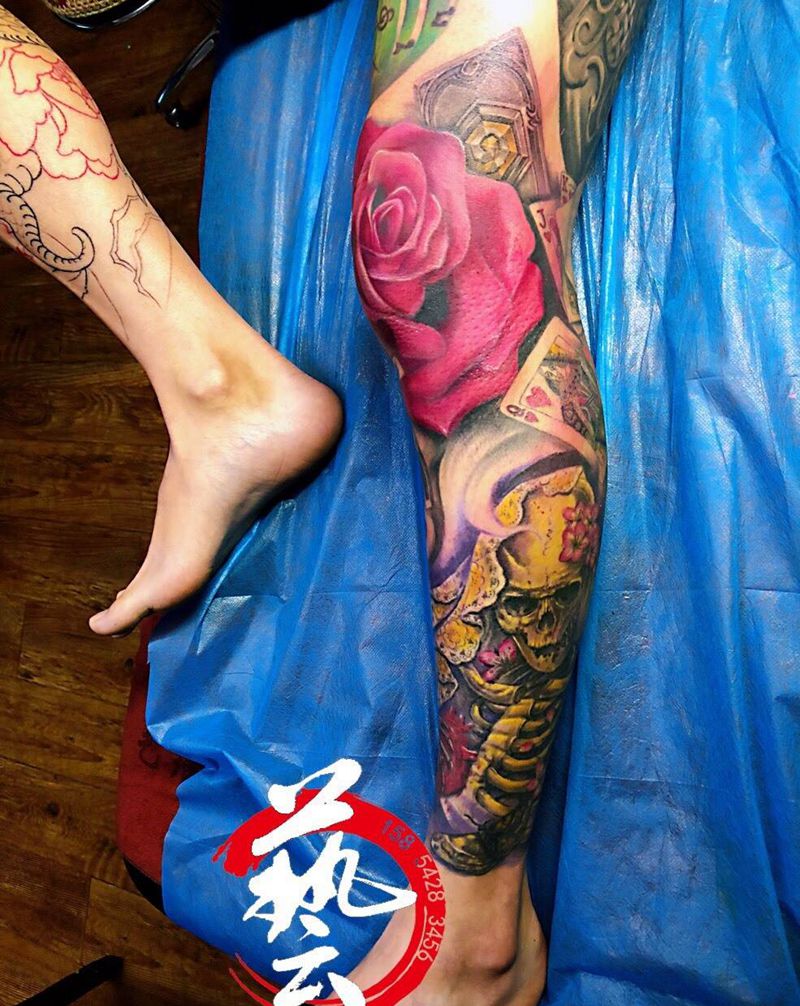 局部纹身图片_腿部欧美写实包腿写实欧美纹身图案