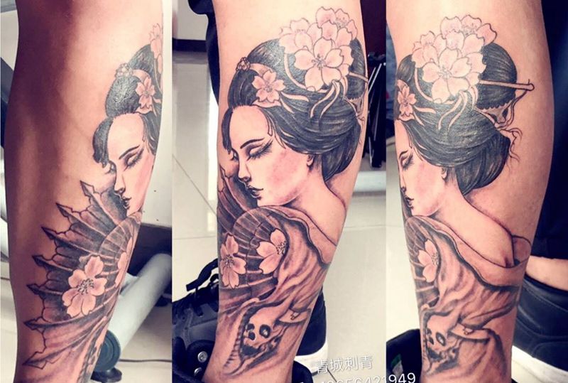 艺妓纹身图片_成品腿部传统人物纹身图案