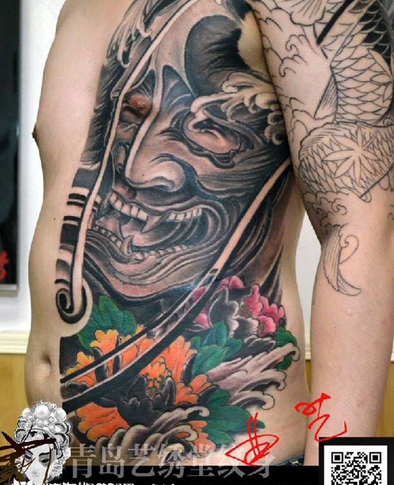 胸甲纹身图片_成品胸部传统人物纹身图案