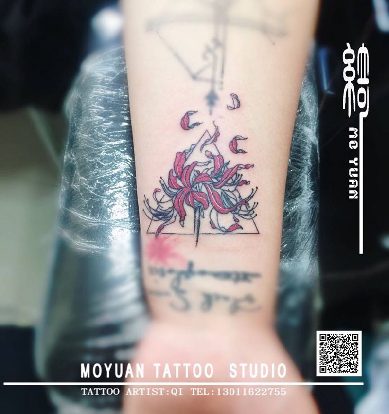 彼岸花纹身图片