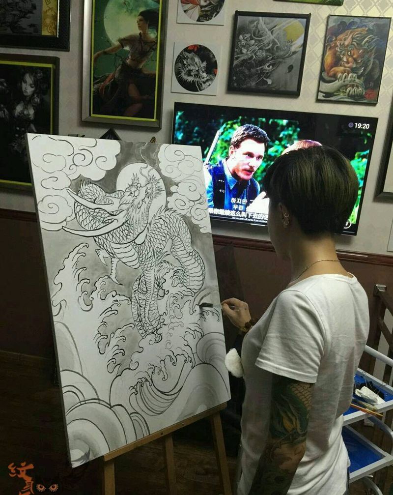 神龙出海纹身图片