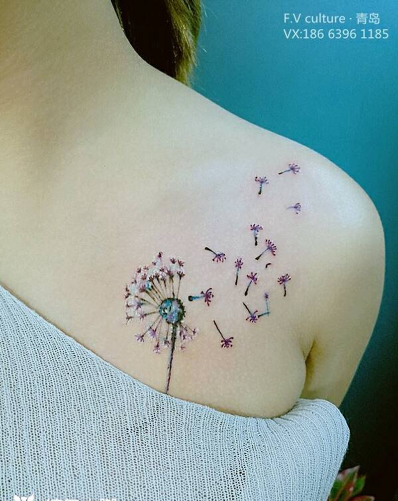 锁骨彩色蒲公英纹身纹身图片_胸部欧美清新植物青岛FV城阳成品纹身图案