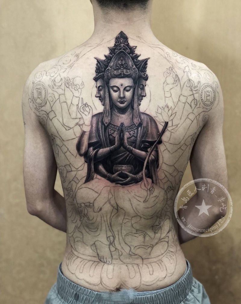 石雕千手观音纹身图片_背部欧美写实新传统千手观音石雕纹身图案