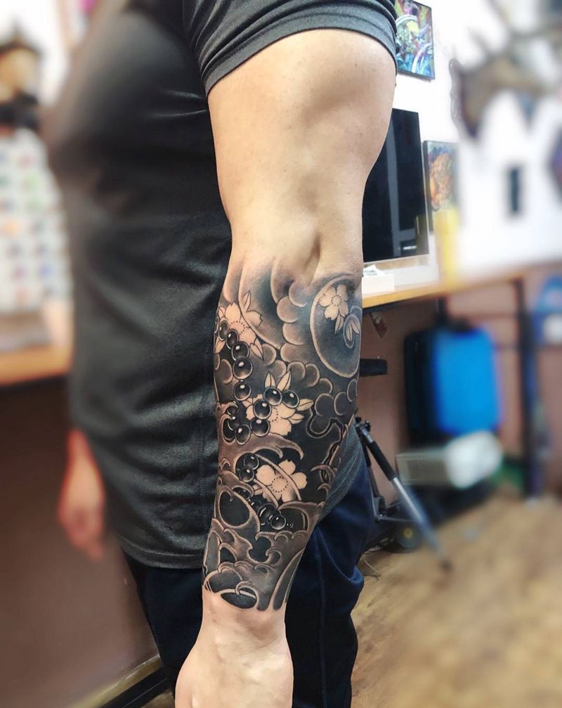 板甲纹身图片_手臂老传统板雾纹身图案