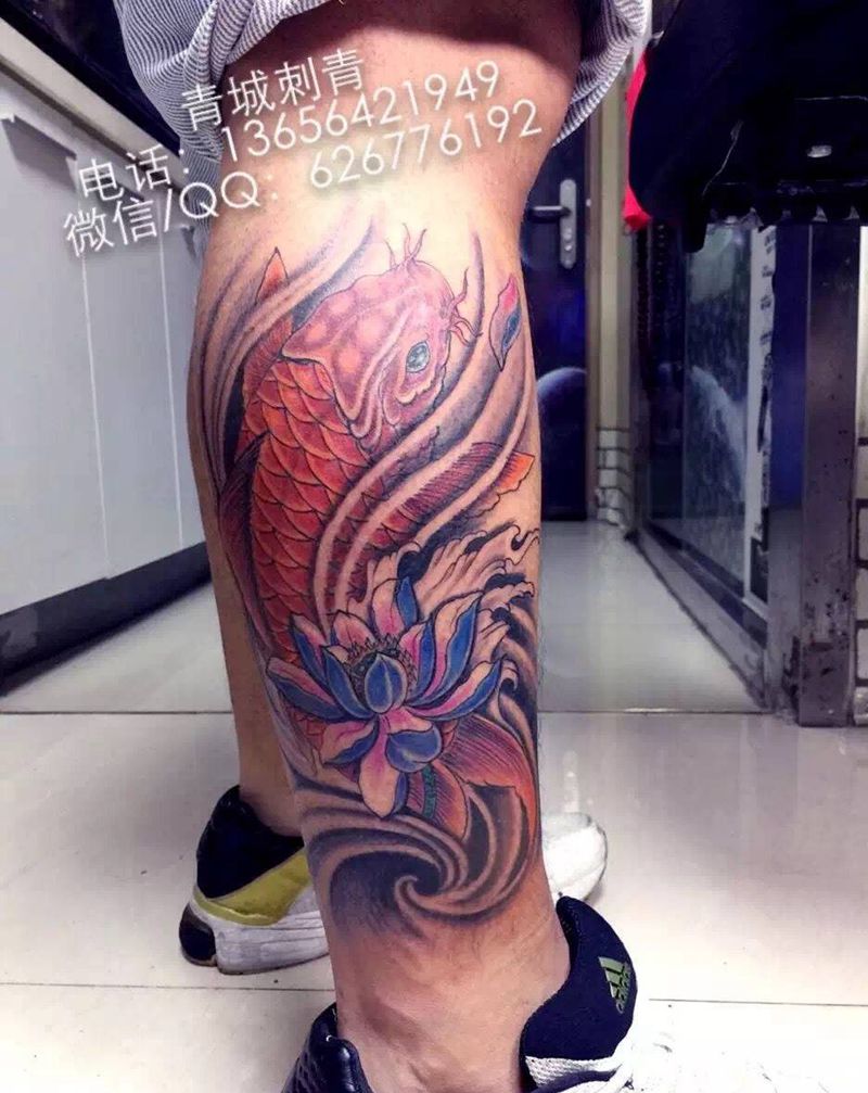 小腿鲤鱼 彩色鲤鱼纹身纹身图片_成品腿部传统动物原创纹身图案