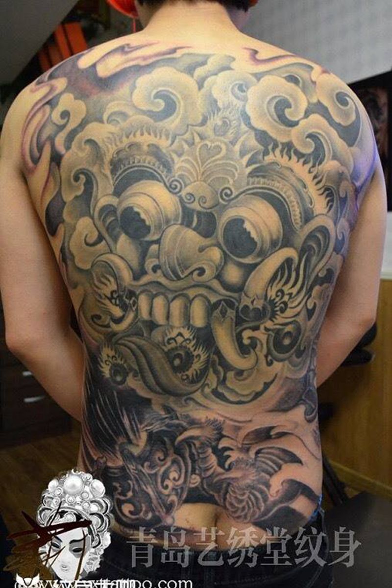 醒狮纹身图片_成品背部传统动物纹身图案