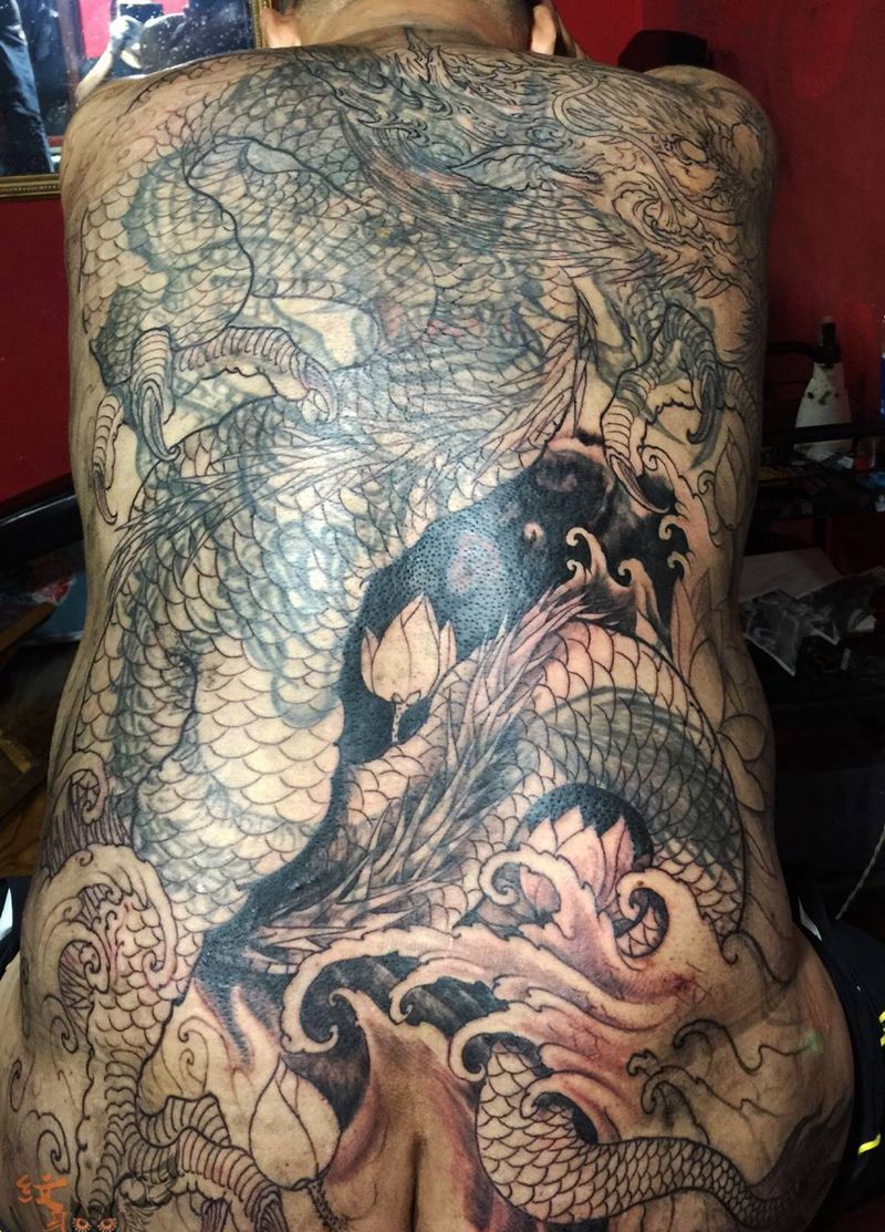 遮盖大龙纹身图片_遮盖作品背部传统动物纹身图案