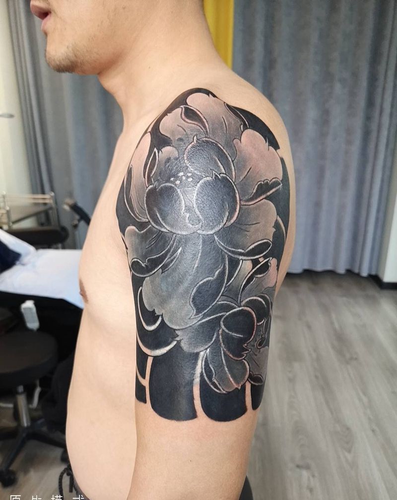 荷花遮盖纹身图片_手臂老传统纹身图案
