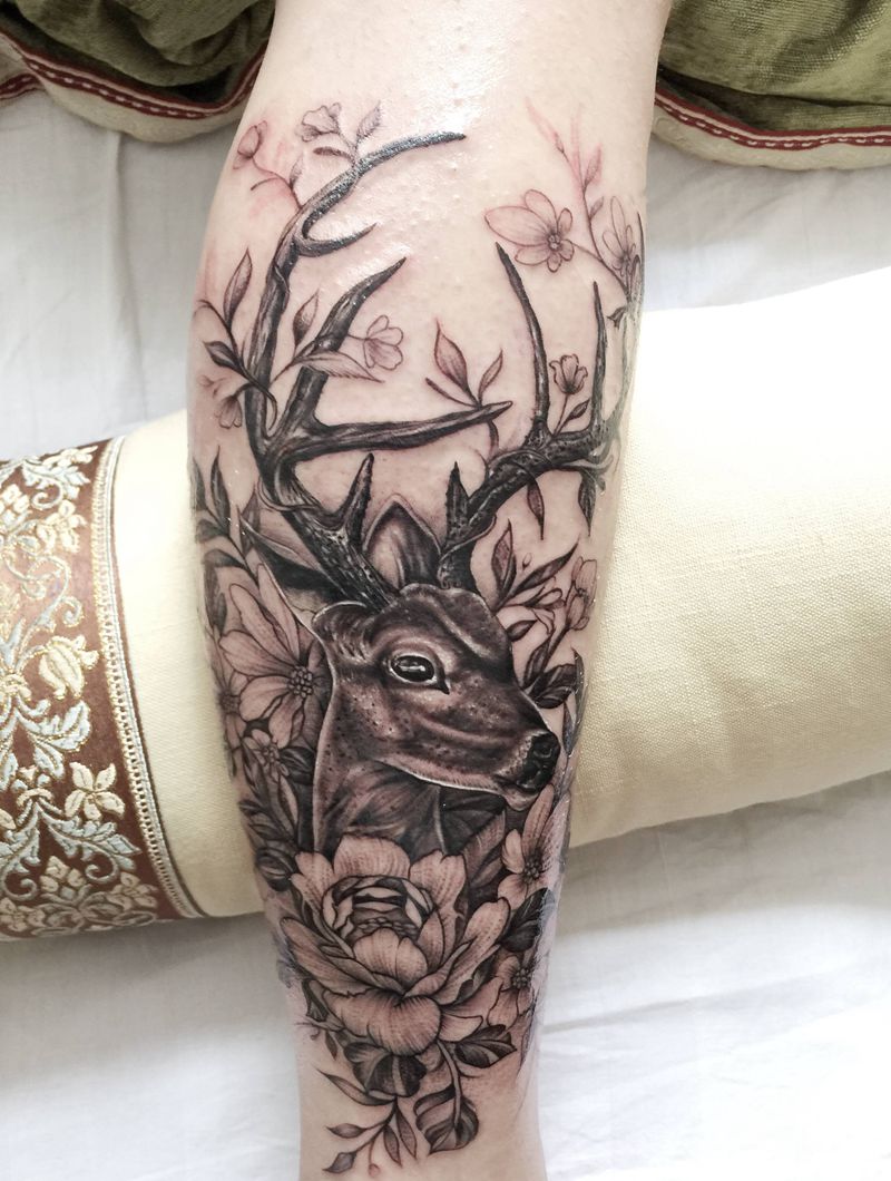 没有野格，这里有鹿纹身图片_腿部点刺纹身图案