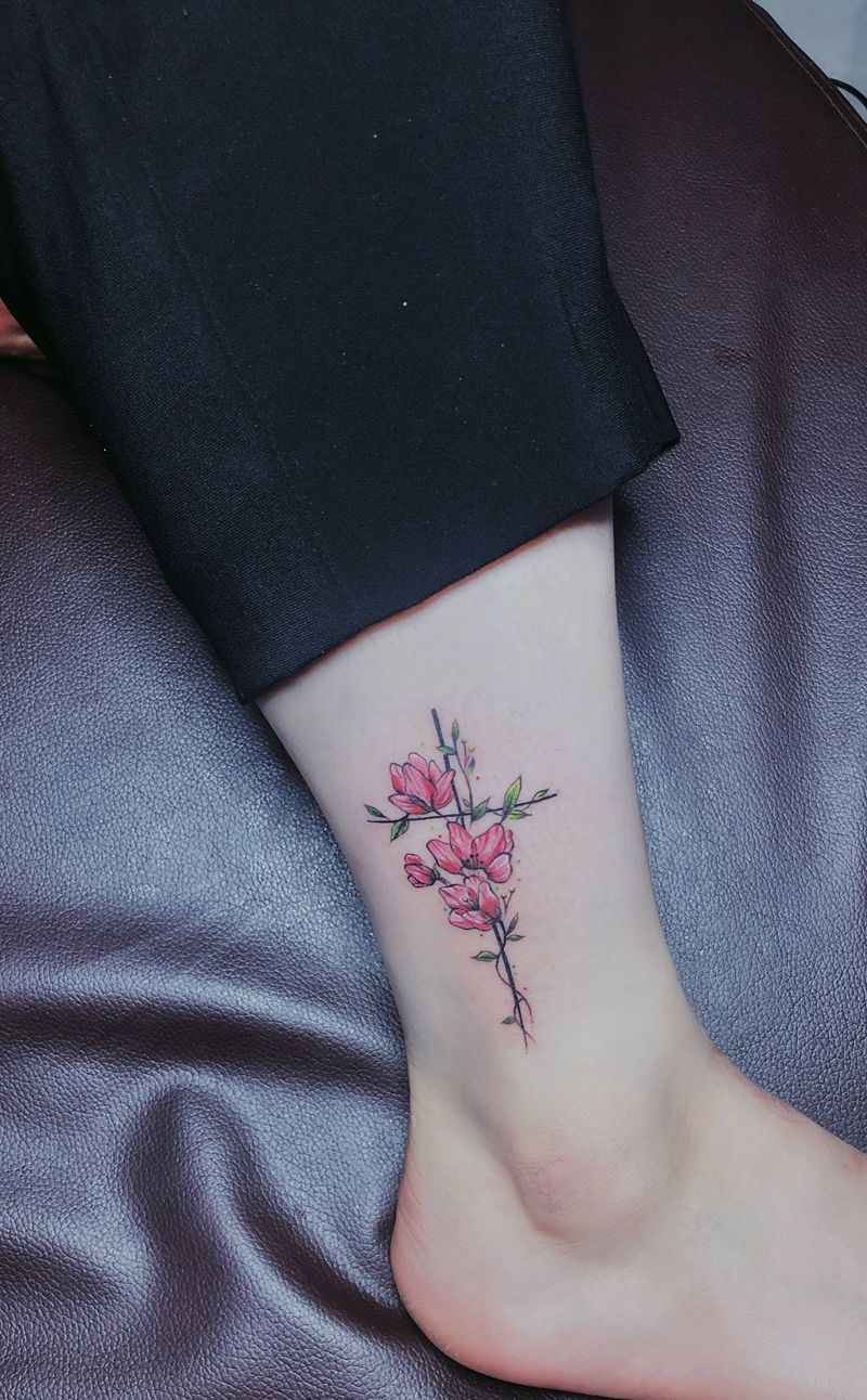 花儿纹身图片_腿部纹身图案