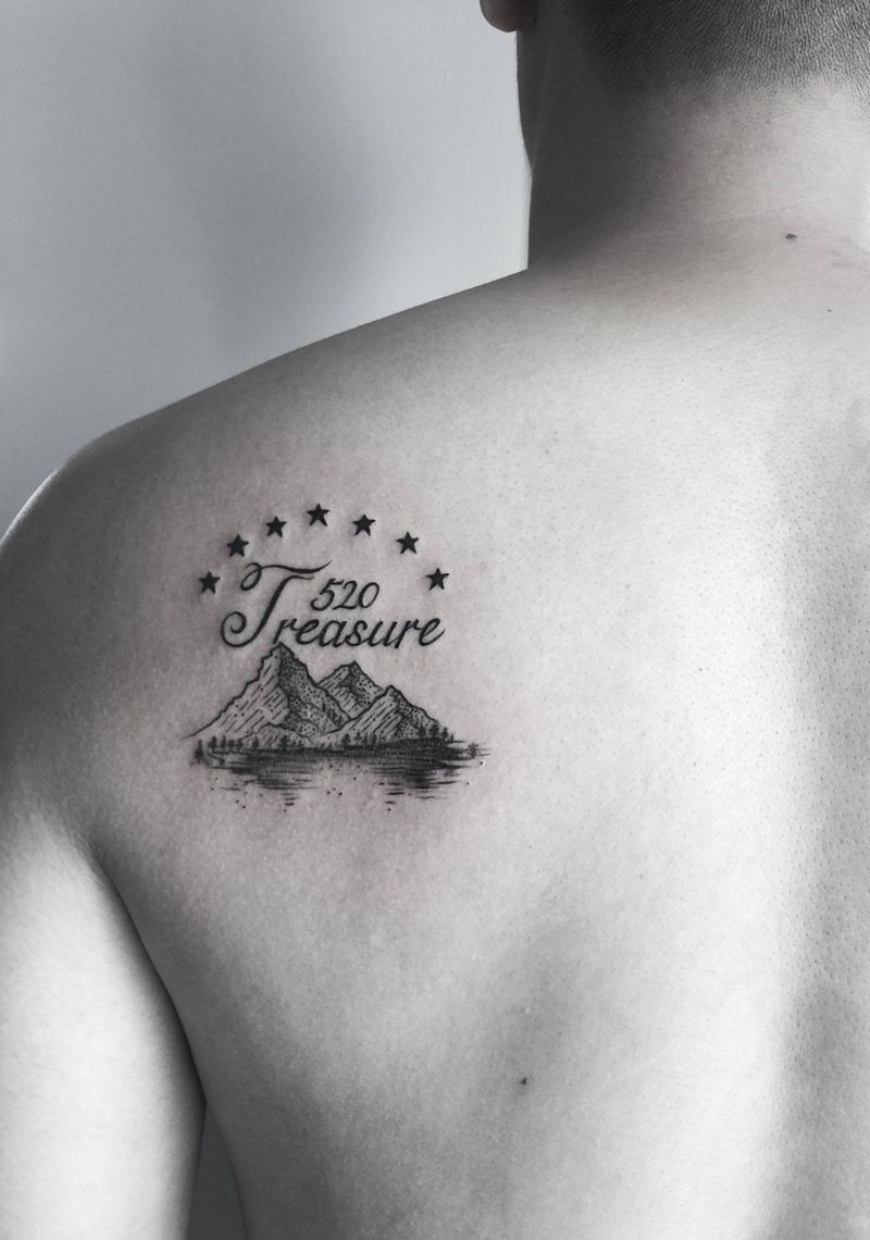 【宝藏】纹身图片_肩部点刺纹身图案