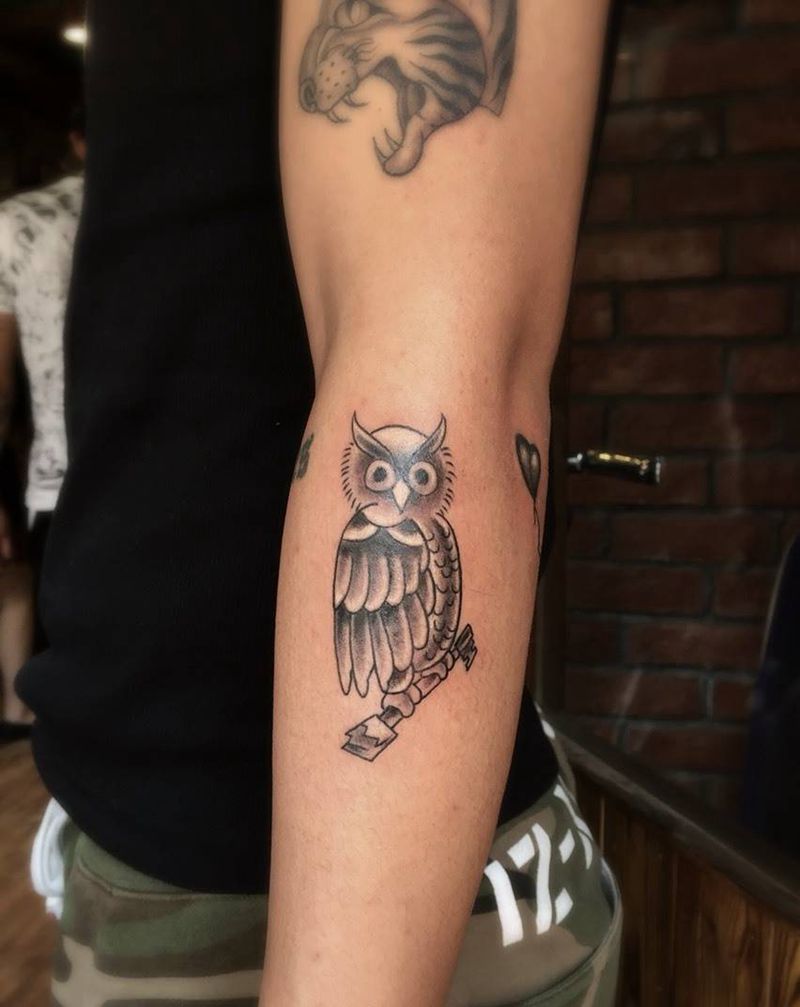 补发近期的作品纹身图片_成品颈部肩部臀部腿部手部背部传统欧美字符纹身图案