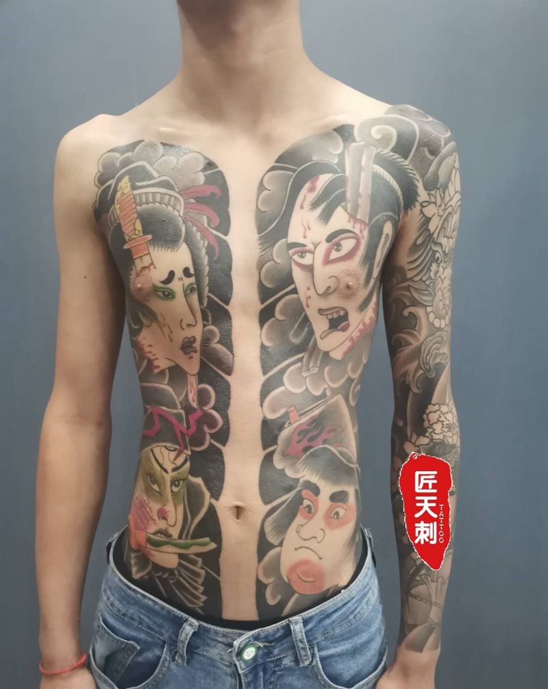 开衫，别处的线条纹身图片_腹部胸部老传统纹身图案