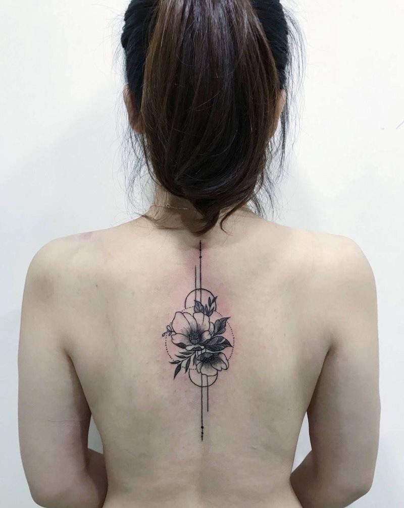 花纹身图片_成品背部清新植物纹身图案