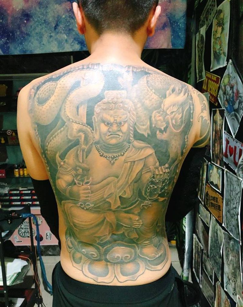 明王纹身图片_背部新传统纹身图案