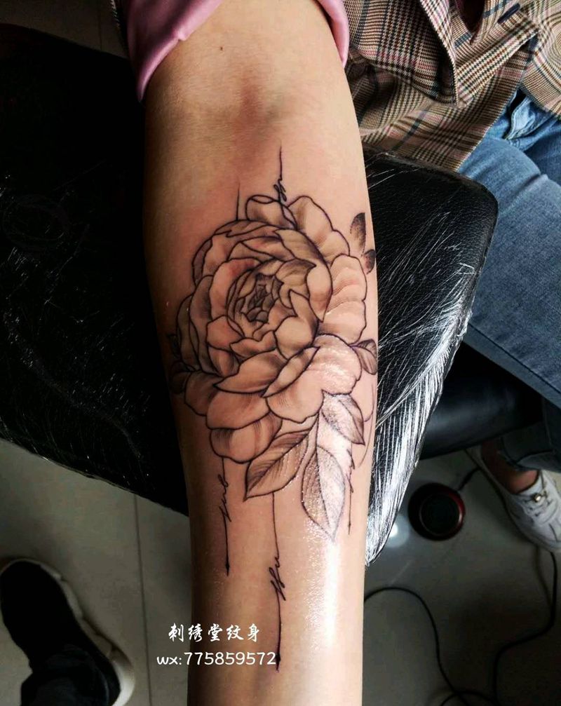 素花纹身图片_手臂纹身图案