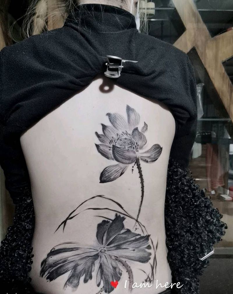 水墨荷纹身图片_背部新传统纹身图案