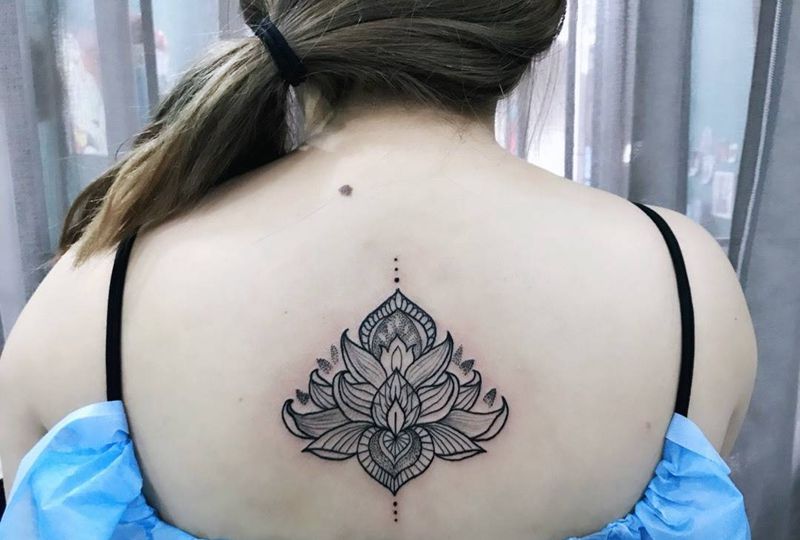 抽象花纹身图片_成品背部清新植物纹身图案