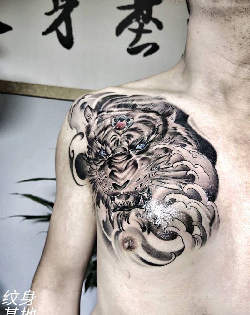 老虎半胸纹身图片_新传统纹身图案