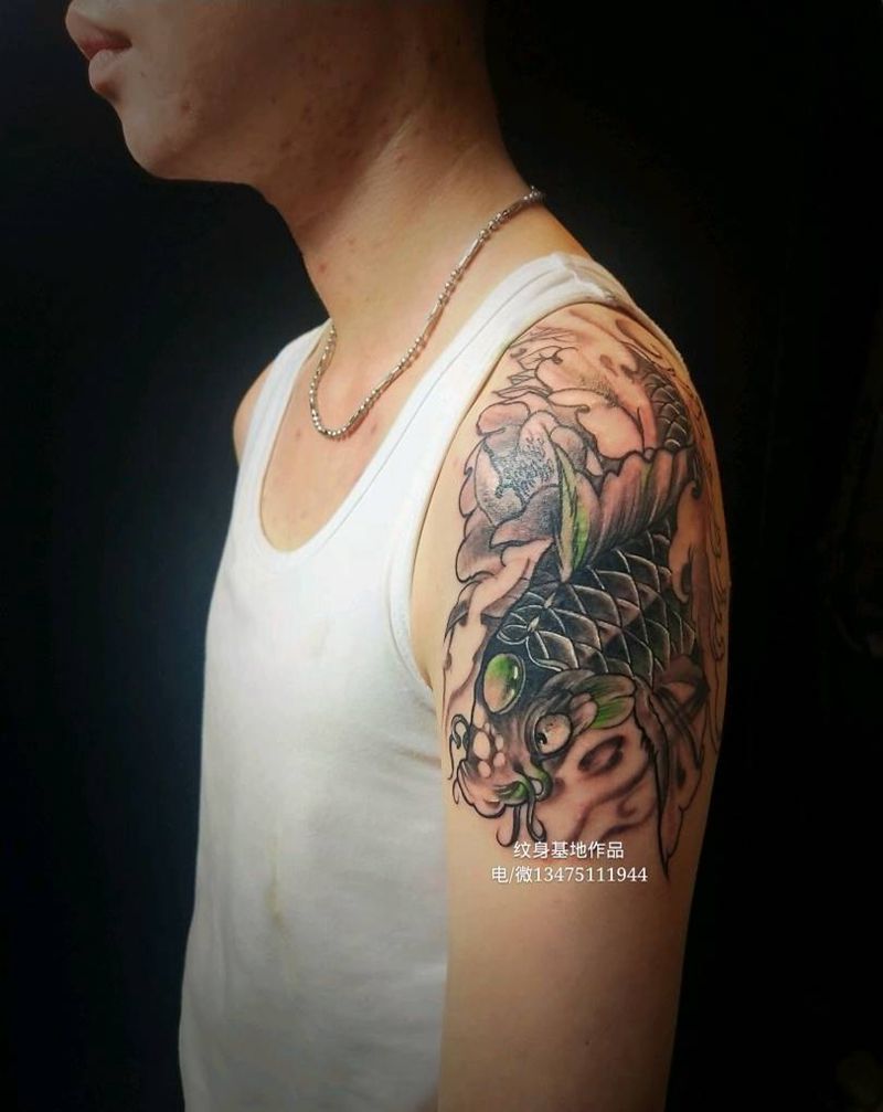 连肩鱼纹身图片