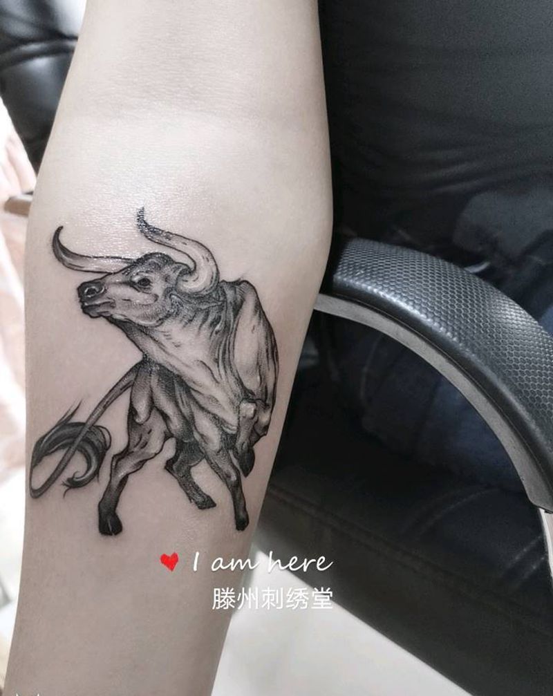 牛纹身图片_手臂新传统纹身图案