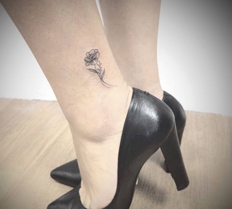 小花儿纹身图片_脚部图腾新传统纹身图案