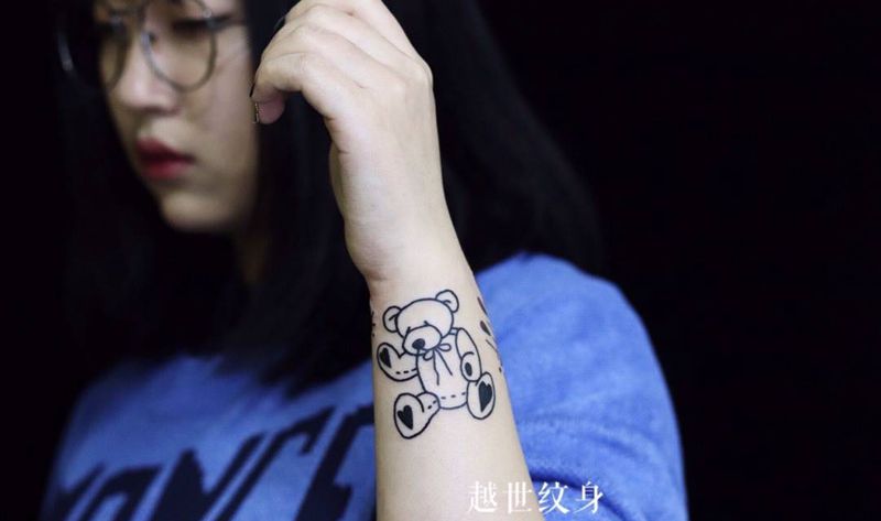 小熊纹身图片_手臂手部New School小熊纹身图案