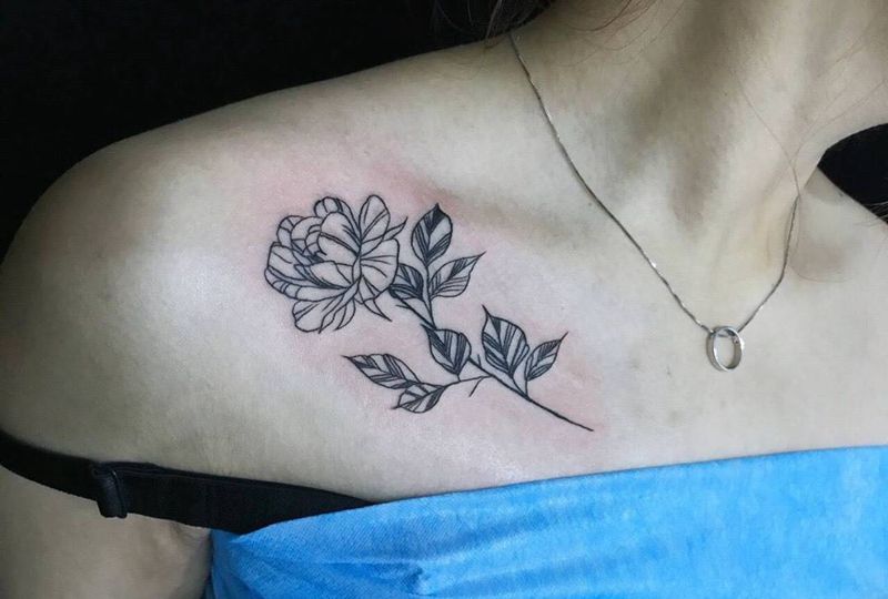 花花纹身图片_成品肩部清新植物纹身图案