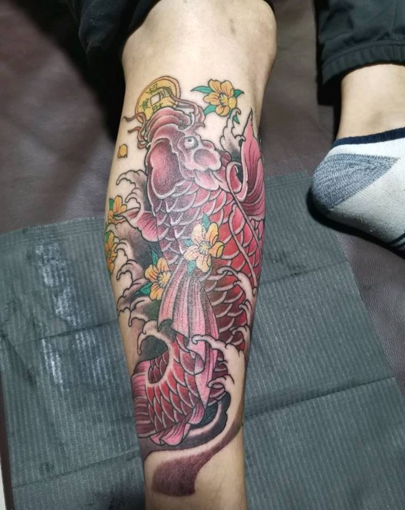 彩鱼纹身图片_腿部新传统纹身图案